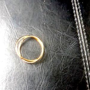 A golden ring